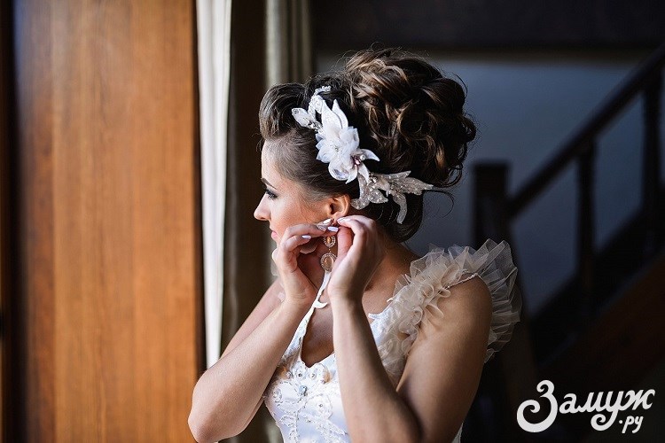 Фата на распущенные волосы: создайте романтический образ на свадьбе